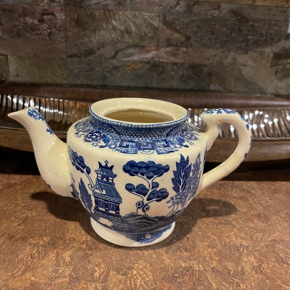 Blue Willow vintage Teapot no lid excellent cond! - Picture 9 of 10